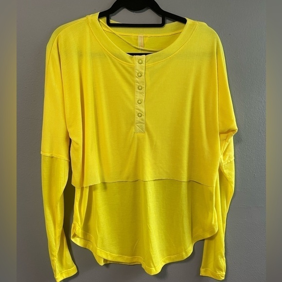 NWT Free People Movement Twice As Nice Henley in lemon verbena. Size X-Small - Picture 2 of 10